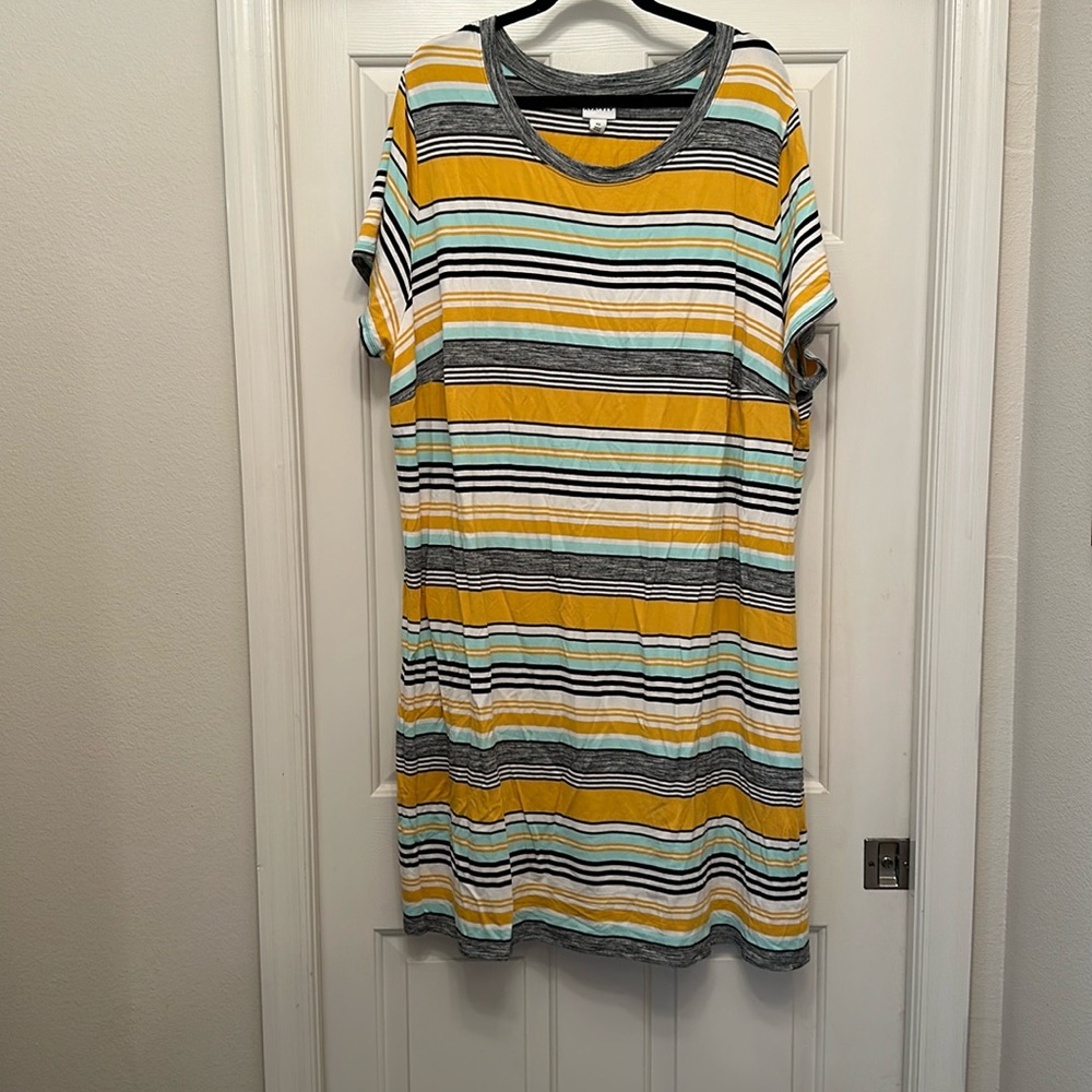 Ava & Viv - T-Shirt Dress